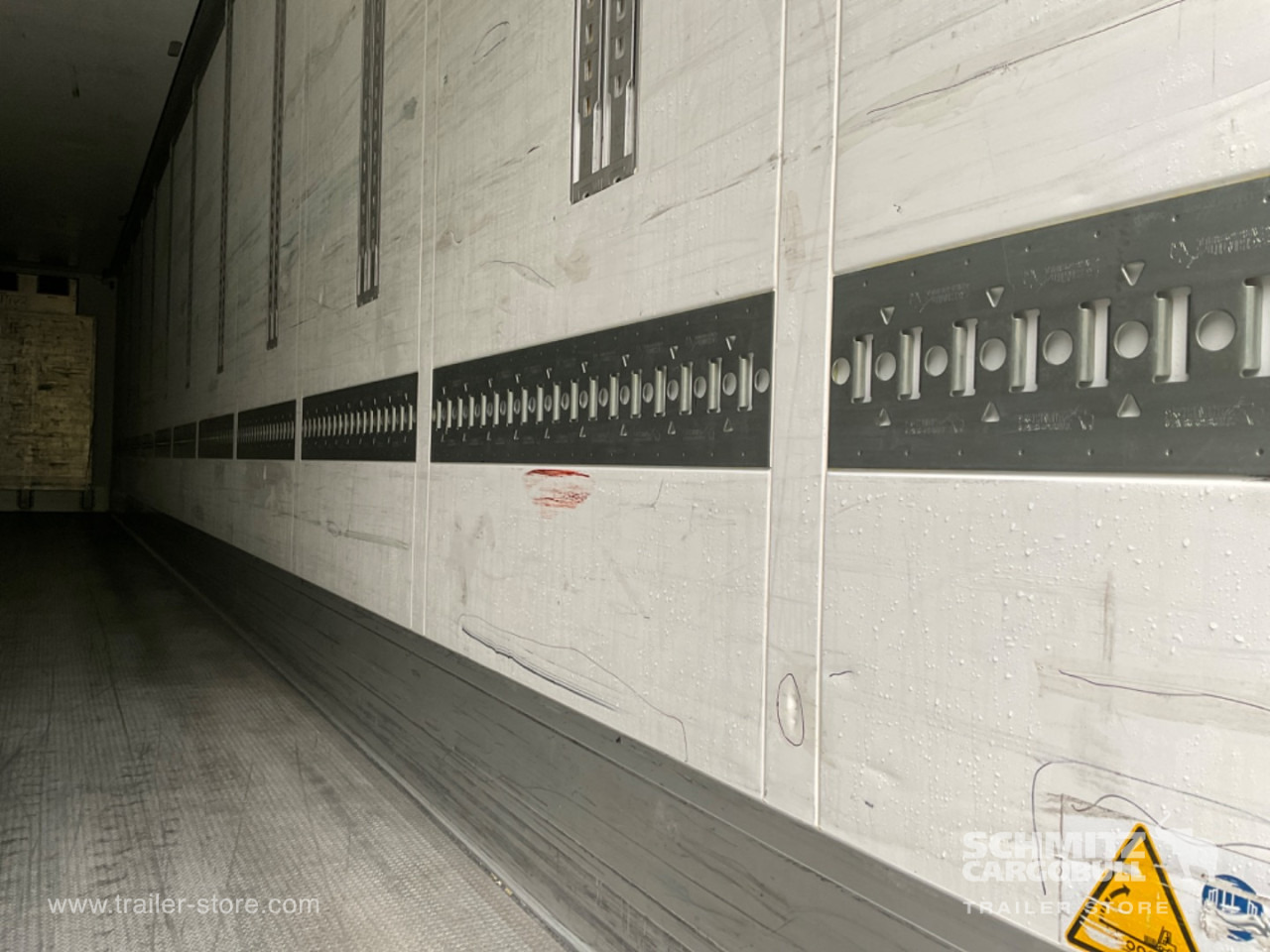 SCHMITZ Reefer Standard Double deck - Naczepa izotermiczna: zdjęcie 4 SCHMITZ Reefer Standard Double deck - Naczepa izotermiczna: zdjęcie 4