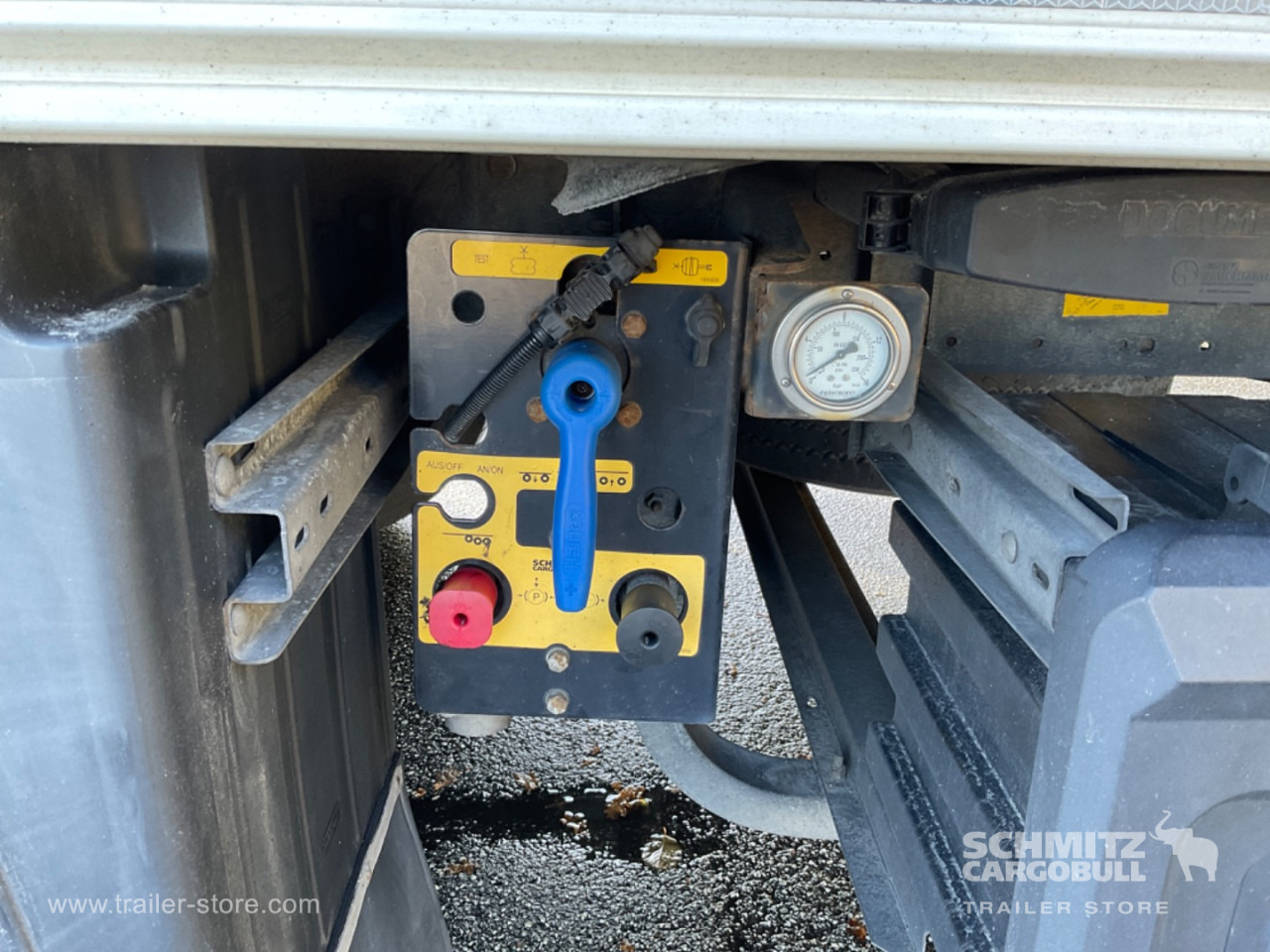 SCHMITZ Reefer Standard Double deck - Naczepa izotermiczna: zdjęcie 3 SCHMITZ Reefer Standard Double deck - Naczepa izotermiczna: zdjęcie 3