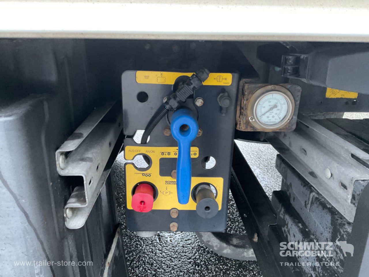 SCHMITZ Reefer Standard Double deck - Naczepa izotermiczna: zdjęcie 3 SCHMITZ Reefer Standard Double deck - Naczepa izotermiczna: zdjęcie 3