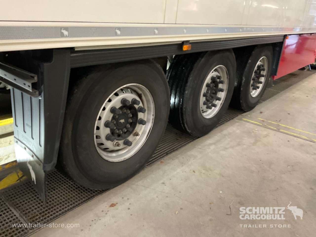 SCHMITZ Reefer Standard Double deck - Naczepa izotermiczna: zdjęcie 3 SCHMITZ Reefer Standard Double deck - Naczepa izotermiczna: zdjęcie 3
