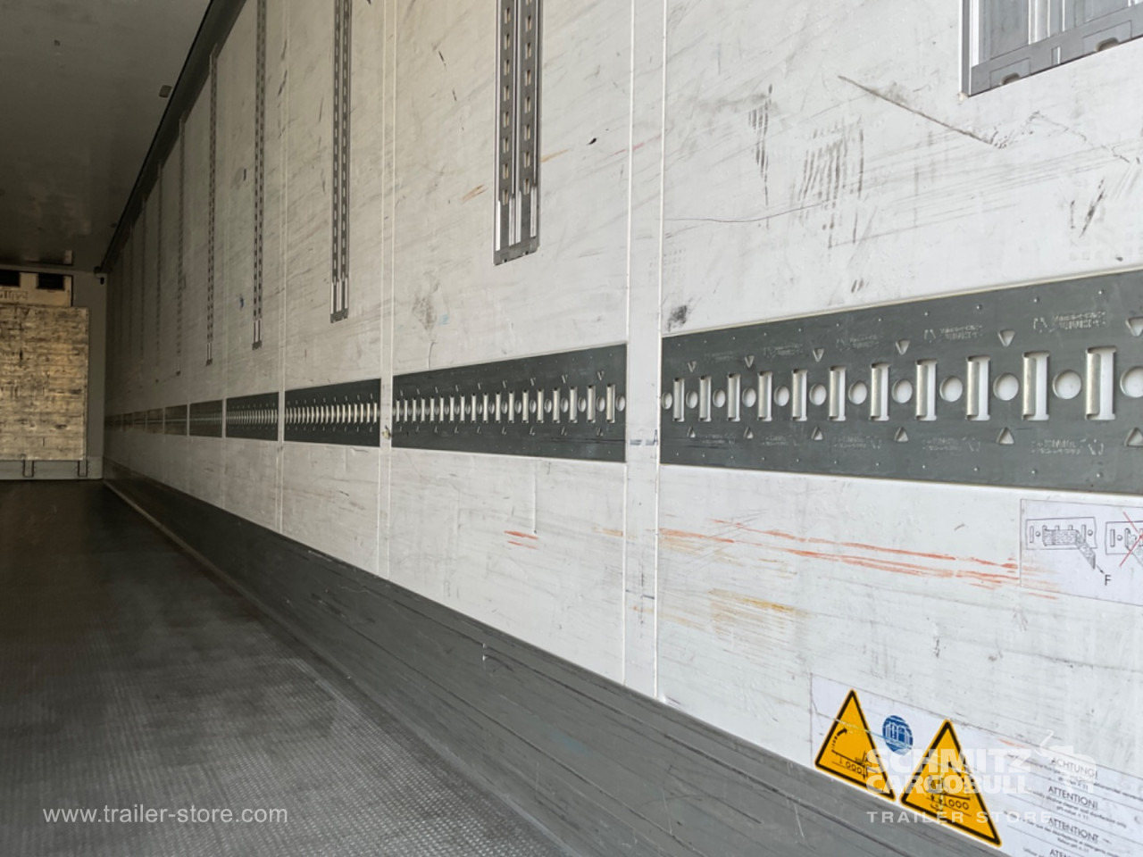 SCHMITZ Reefer Standard Double deck - Naczepa izotermiczna: zdjęcie 3 SCHMITZ Reefer Standard Double deck - Naczepa izotermiczna: zdjęcie 3