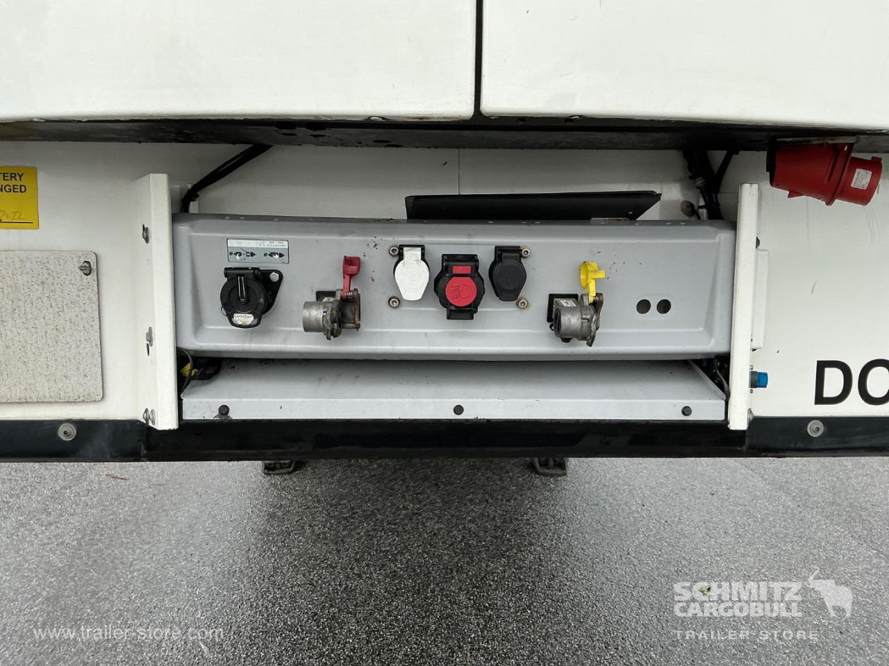 SCHMITZ Reefer Standard Double deck - Naczepa izotermiczna: zdjęcie 4 SCHMITZ Reefer Standard Double deck - Naczepa izotermiczna: zdjęcie 4