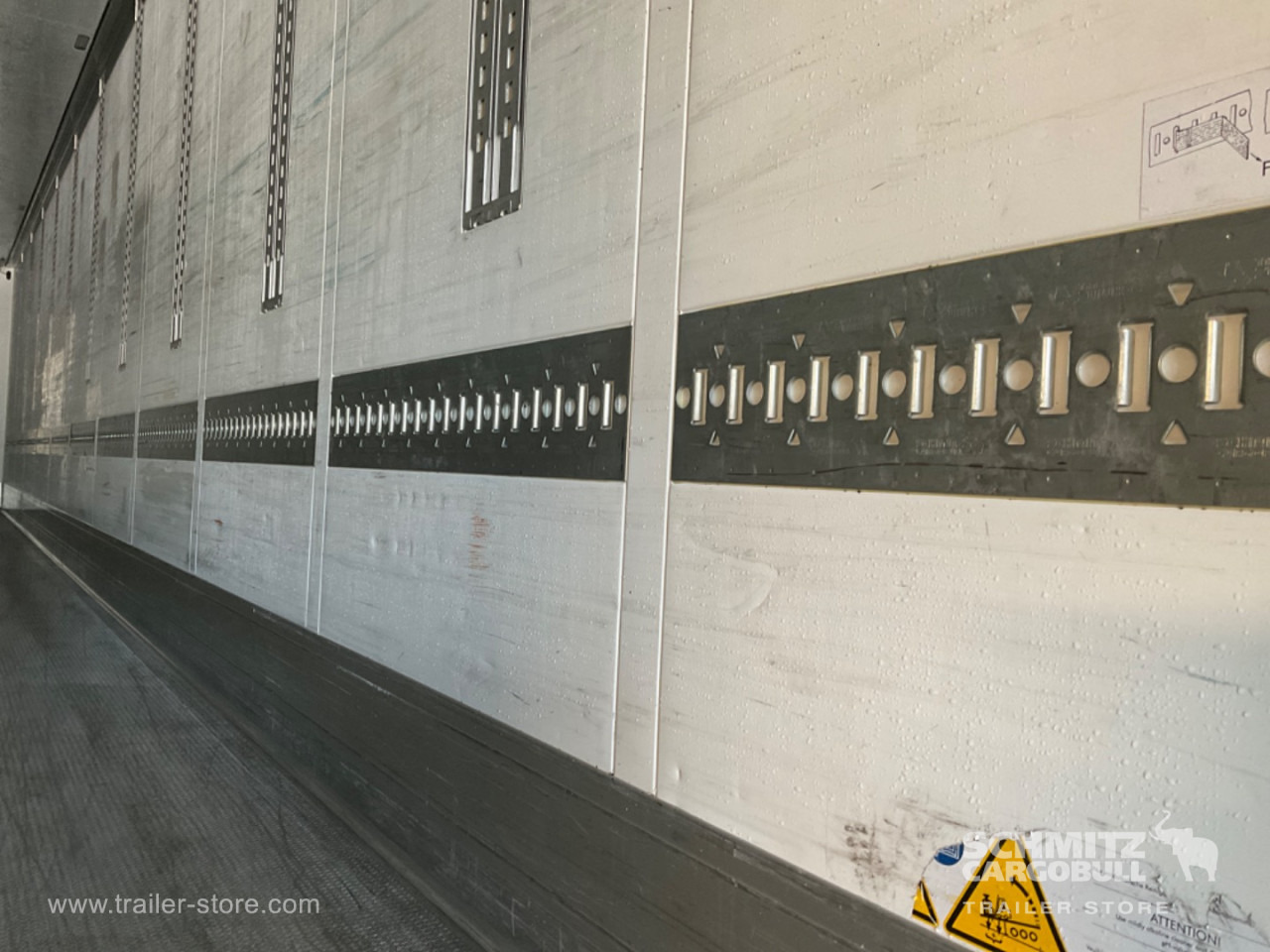 SCHMITZ Reefer Standard Double deck - Naczepa izotermiczna: zdjęcie 3 SCHMITZ Reefer Standard Double deck - Naczepa izotermiczna: zdjęcie 3