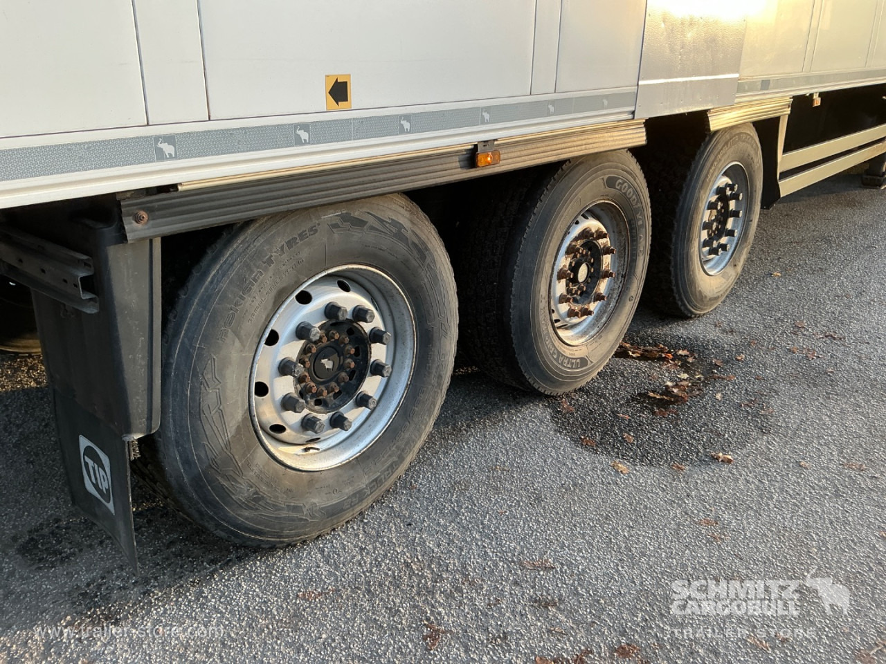 SCHMITZ Reefer Standard Double deck - Naczepa izotermiczna: zdjęcie 3 SCHMITZ Reefer Standard Double deck - Naczepa izotermiczna: zdjęcie 3