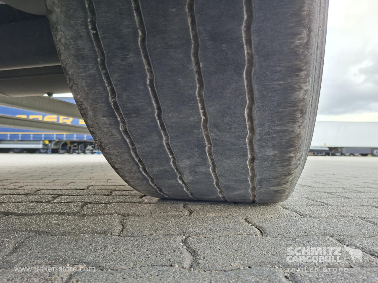 SCHMITZ Reefer Multitemp - Naczepa izotermiczna: zdjęcie 4 SCHMITZ Reefer Multitemp - Naczepa izotermiczna: zdjęcie 4