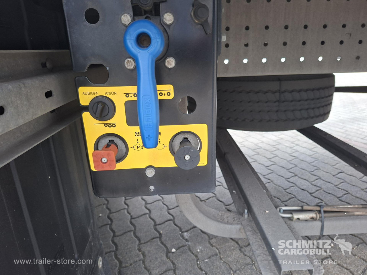 SCHMITZ Reefer Multitemp - Naczepa izotermiczna: zdjęcie 3 SCHMITZ Reefer Multitemp - Naczepa izotermiczna: zdjęcie 3