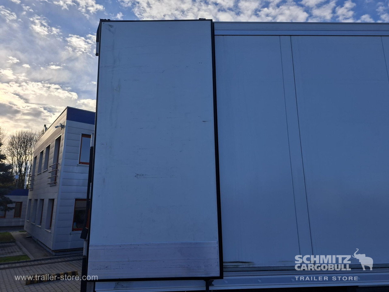 SCHMITZ Reefer Multitemp - Naczepa izotermiczna: zdjęcie 2 SCHMITZ Reefer Multitemp - Naczepa izotermiczna: zdjęcie 2