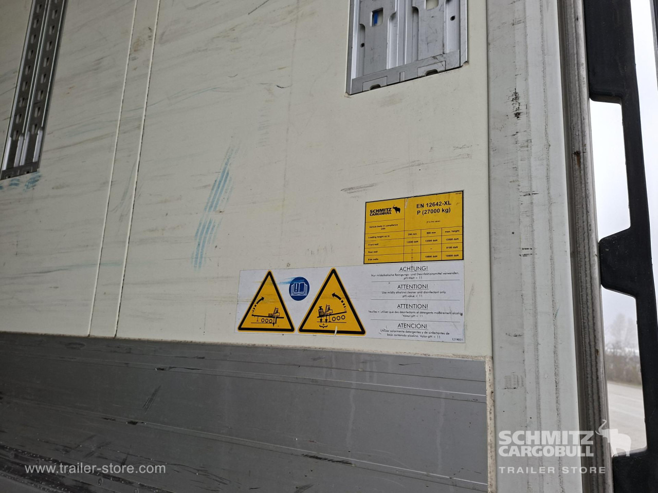 SCHMITZ Reefer Standard Double deck - Naczepa izotermiczna: zdjęcie 2 SCHMITZ Reefer Standard Double deck - Naczepa izotermiczna: zdjęcie 2