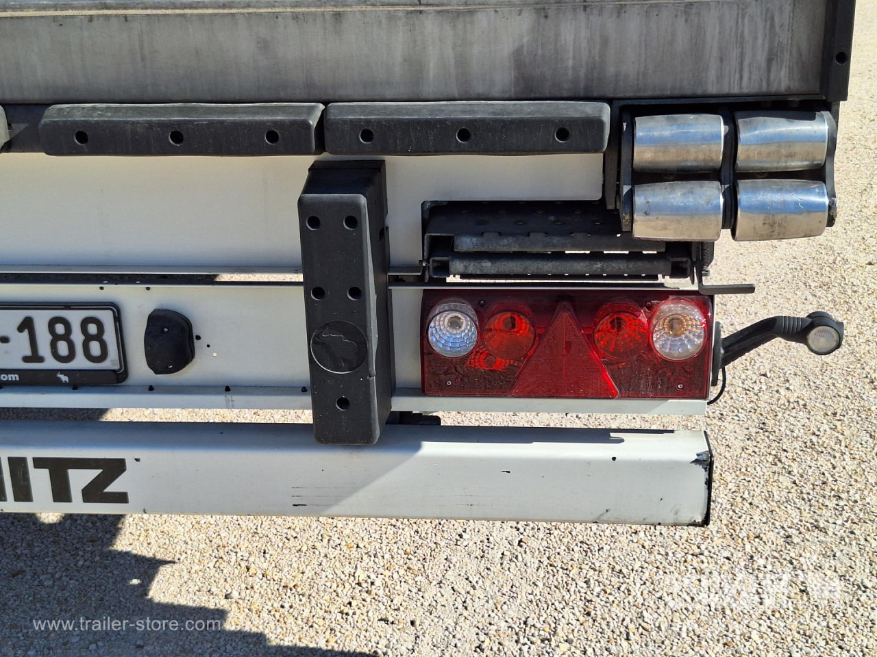 SCHMITZ Reefer Standard - Naczepa izotermiczna: zdjęcie 4 SCHMITZ Reefer Standard - Naczepa izotermiczna: zdjęcie 4