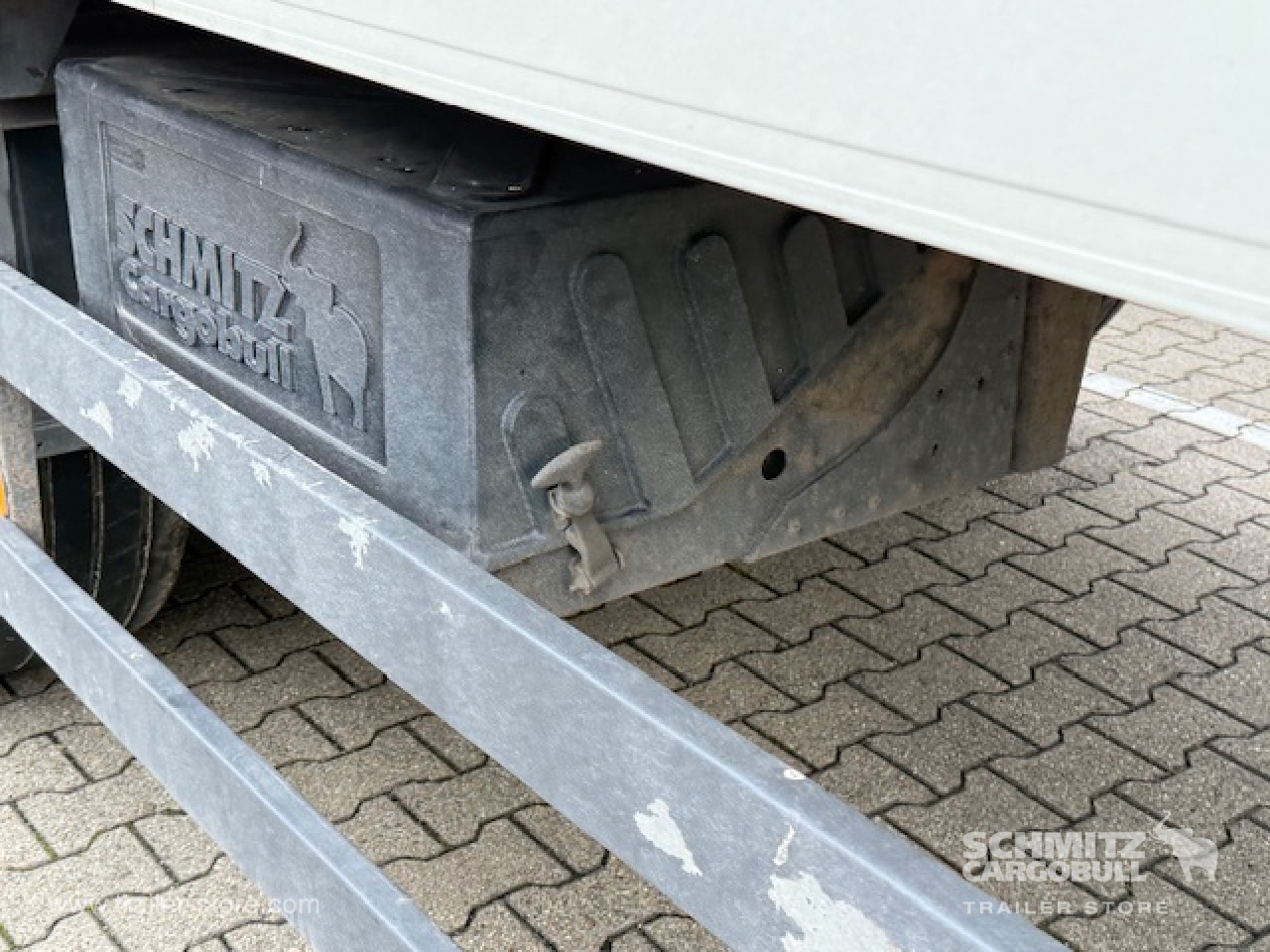 SCHMITZ Oplegger Vries Standard Taillift - Naczepa izotermiczna: zdjęcie 4 SCHMITZ Oplegger Vries Standard Taillift - Naczepa izotermiczna: zdjęcie 4