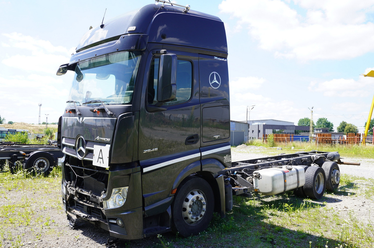 MERCEDES-BENZ Actros 2545 GIGA / without engine - Części zamienne: zdjęcie 2 MERCEDES-BENZ Actros 2545 GIGA / without engine - Części zamienne: zdjęcie 2