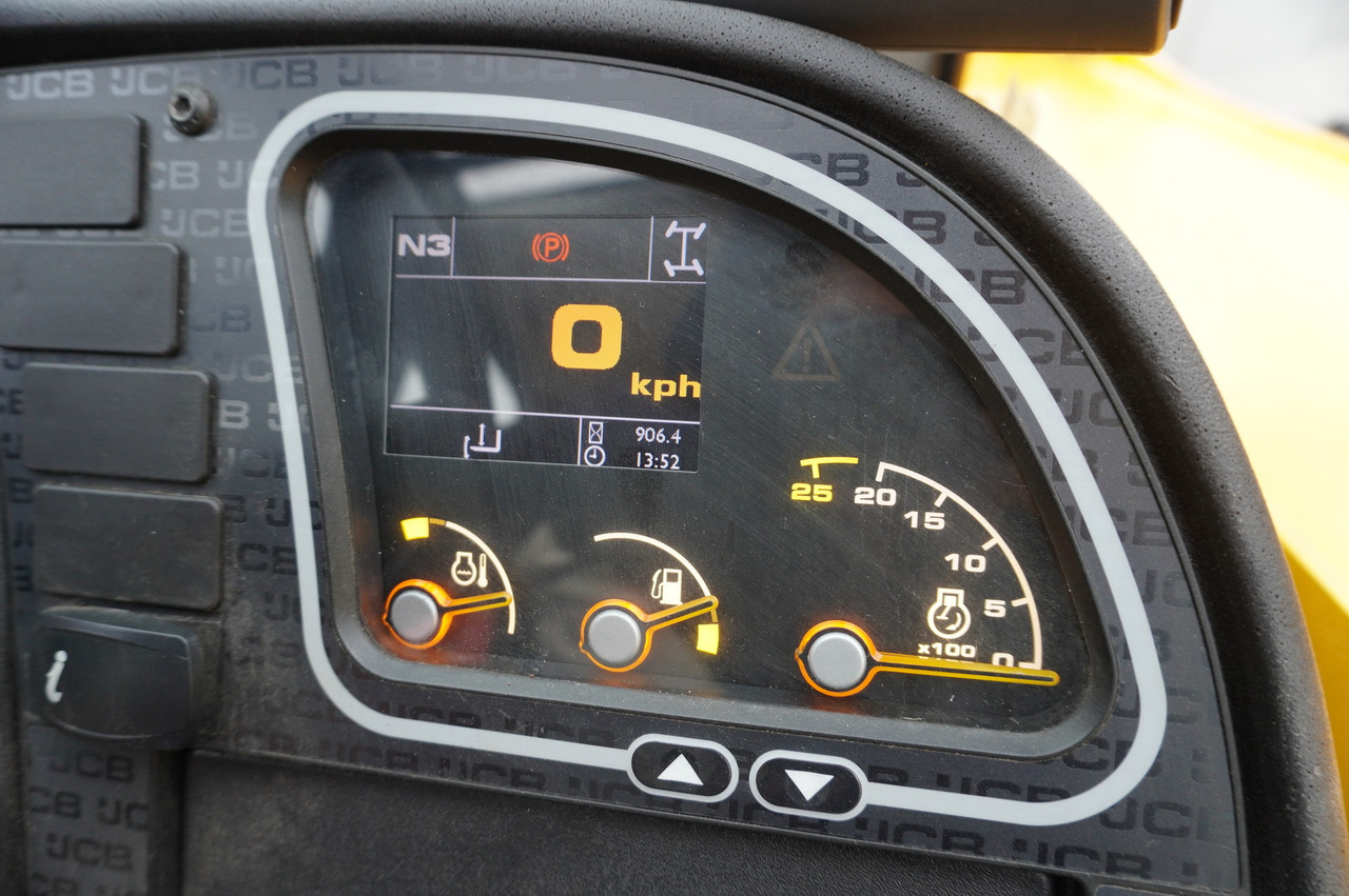 JCB 531-70 / 900 MTH telescopic charger! / 3.1 T / 7 M - Ładowarka teleskopowa: zdjęcie 2 JCB 531-70 / 900 MTH telescopic charger! / 3.1 T / 7 M - Ładowarka teleskopowa: zdjęcie 2