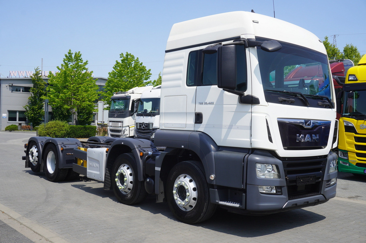 MAN TGS 35.420 8×2 / Chassis 6.4 m / 3 steered axles - Samochód ciężarowe pod zabudowę: zdjęcie 4 MAN TGS 35.420 8×2 / Chassis 6.4 m / 3 steered axles - Samochód ciężarowe pod zabudowę: zdjęcie 4