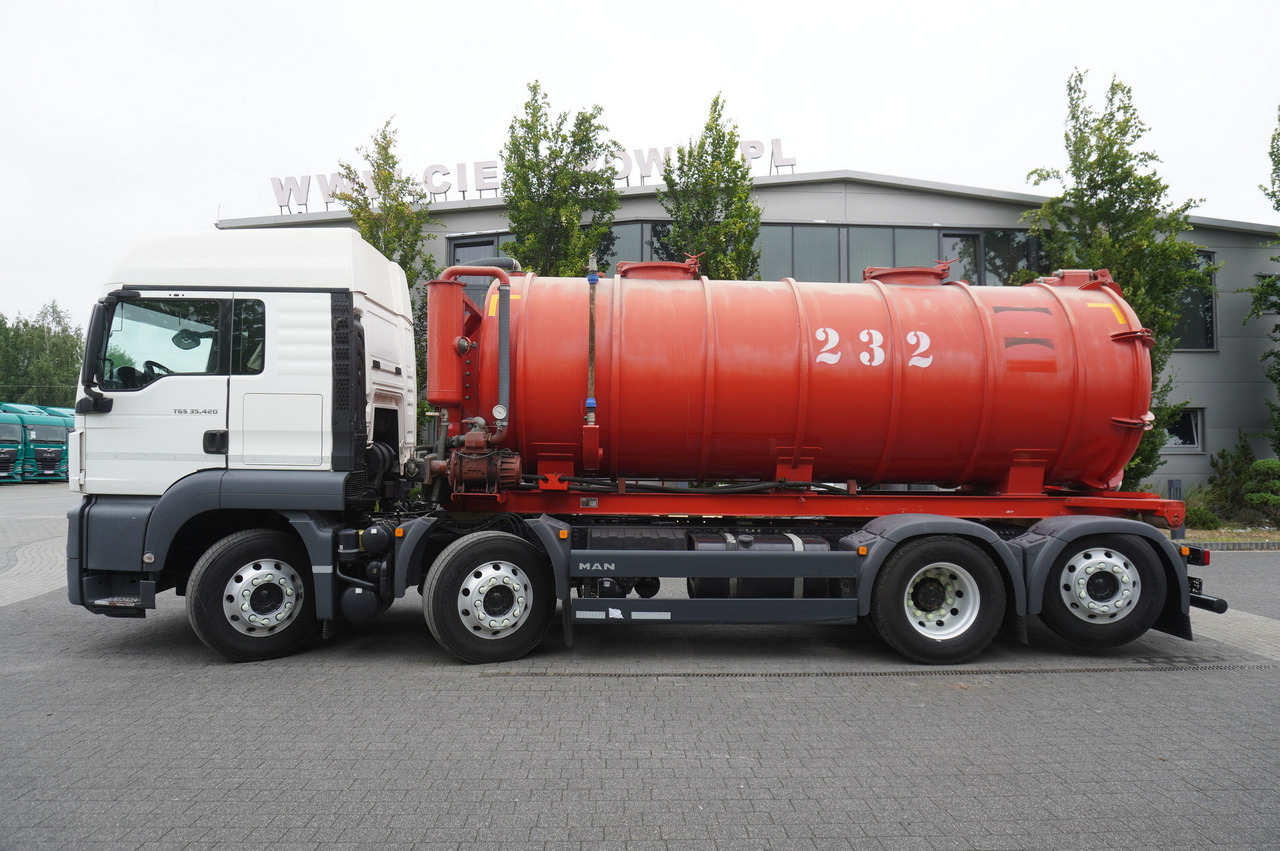 MAN TGS 35.420 8×2 / NEW septic barrel 13000 L / 3 steered axles - Samochód ciężarowy cysterna: zdjęcie 2 MAN TGS 35.420 8×2 / NEW septic barrel 13000 L / 3 steered axles - Samochód ciężarowy cysterna: zdjęcie 2