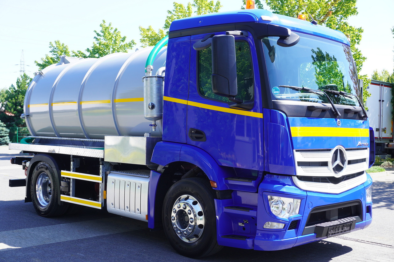 MERCEDES-BENZ Actros 18.35 LS / Body NEW septic tank (08/2025) 11000 l / 280000 kilometers! - Przyczepa asenizacyjna: zdjęcie 3 MERCEDES-BENZ Actros 18.35 LS / Body NEW septic tank (08/2025) 11000 l / 280000 kilometers! - Przyczepa asenizacyjna: zdjęcie 3
