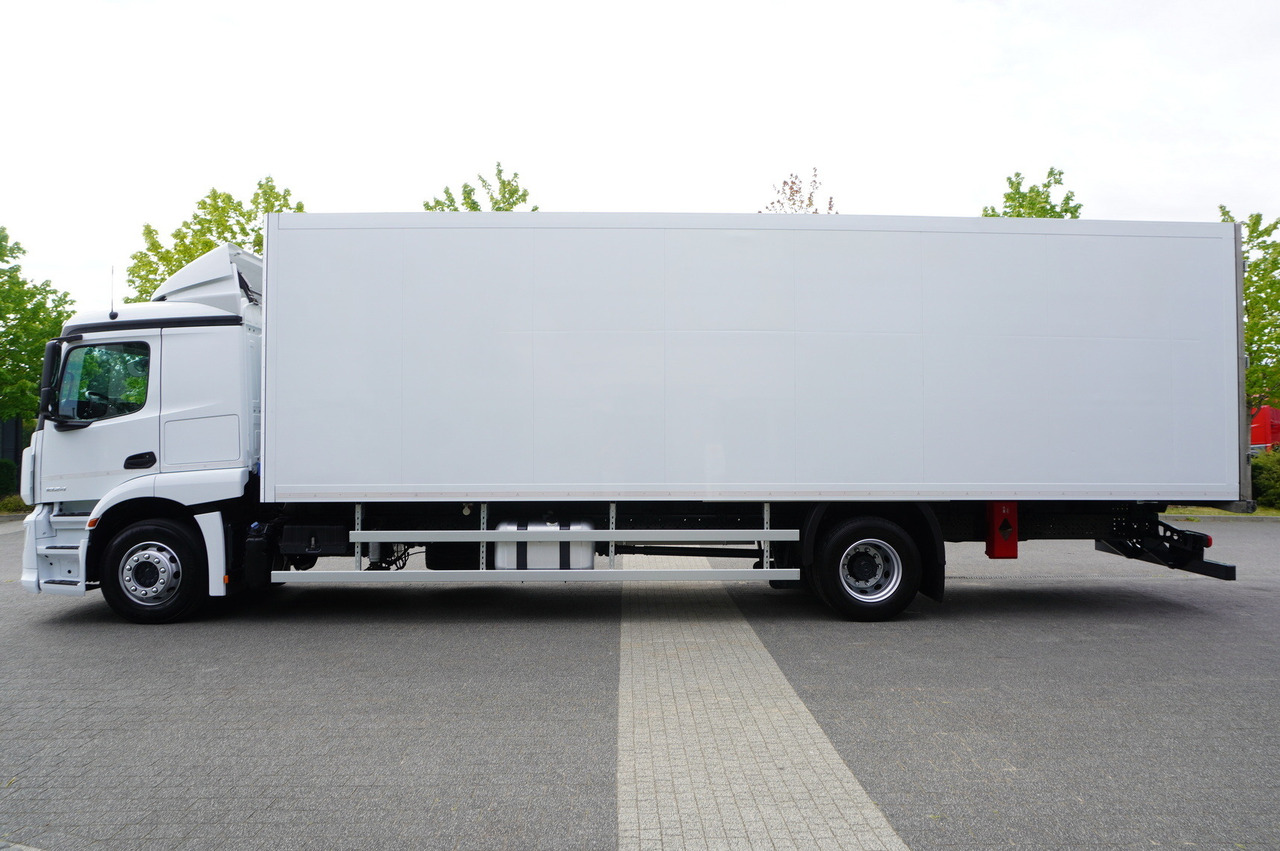 MERCEDES-BENZ Actros 1824 / Refrigerator 22 EPAL / Carrier Supra 850 / Sleeping cabin - Samochód ciężarowy chłodnia: zdjęcie 2 MERCEDES-BENZ Actros 1824 / Refrigerator 22 EPAL / Carrier Supra 850 / Sleeping cabin - Samochód ciężarowy chłodnia: zdjęcie 2