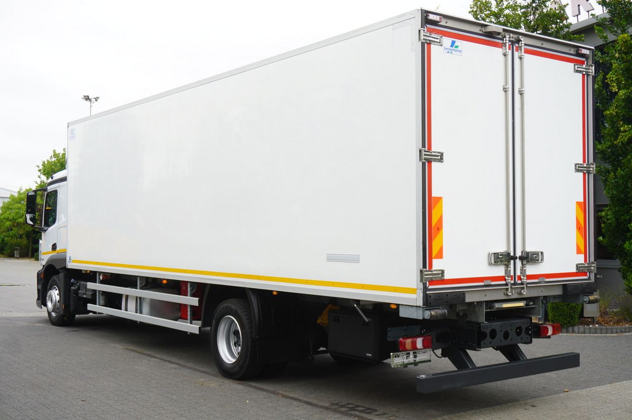 MERCEDES-BENZ Actros 1824 / Refrigerator 22 EPAL / Carrier Supra 950 / Sleeping cabin - Samochód ciężarowy chłodnia: zdjęcie 2 MERCEDES-BENZ Actros 1824 / Refrigerator 22 EPAL / Carrier Supra 950 / Sleeping cabin - Samochód ciężarowy chłodnia: zdjęcie 2
