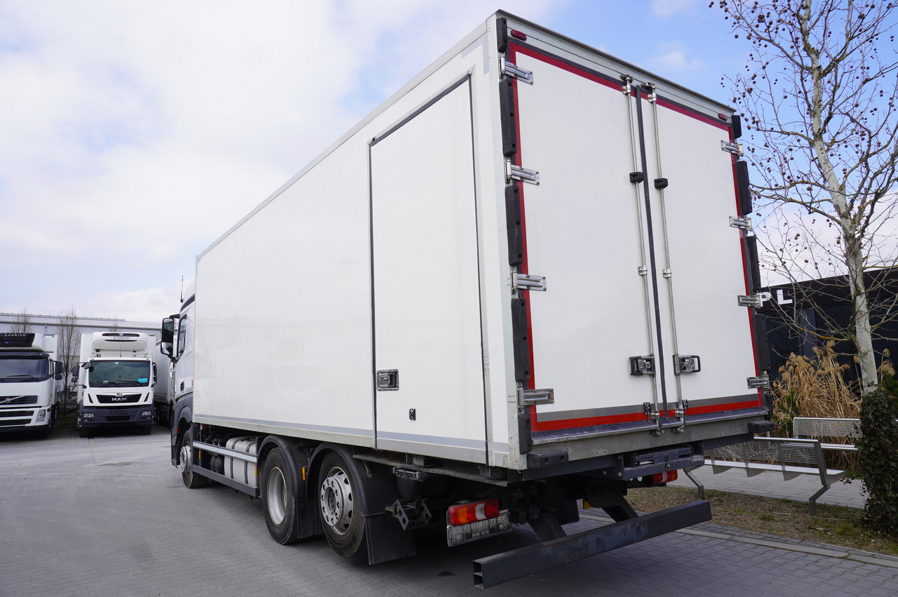 MERCEDES-BENZ Actros 2542 / GIGA cabin / Thermoking 1000R - Samochód ciężarowy chłodnia: zdjęcie 3 MERCEDES-BENZ Actros 2542 / GIGA cabin / Thermoking 1000R - Samochód ciężarowy chłodnia: zdjęcie 3