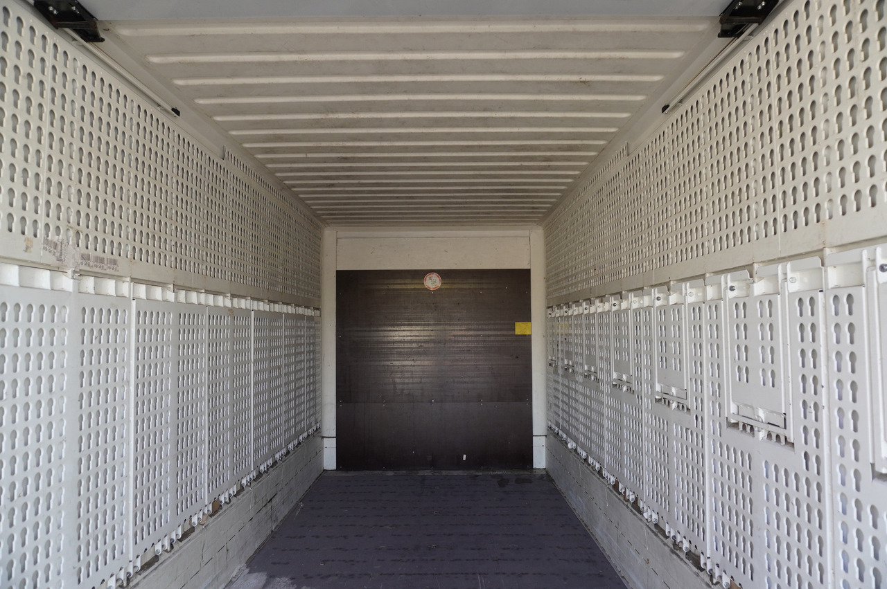 MERCEDES-BENZ Actros 2545 MP5 / KRONE 18 EPAL box body / ADR AT - Samochód ciężarowy chłodnia: zdjęcie 4 MERCEDES-BENZ Actros 2545 MP5 / KRONE 18 EPAL box body / ADR AT - Samochód ciężarowy chłodnia: zdjęcie 4