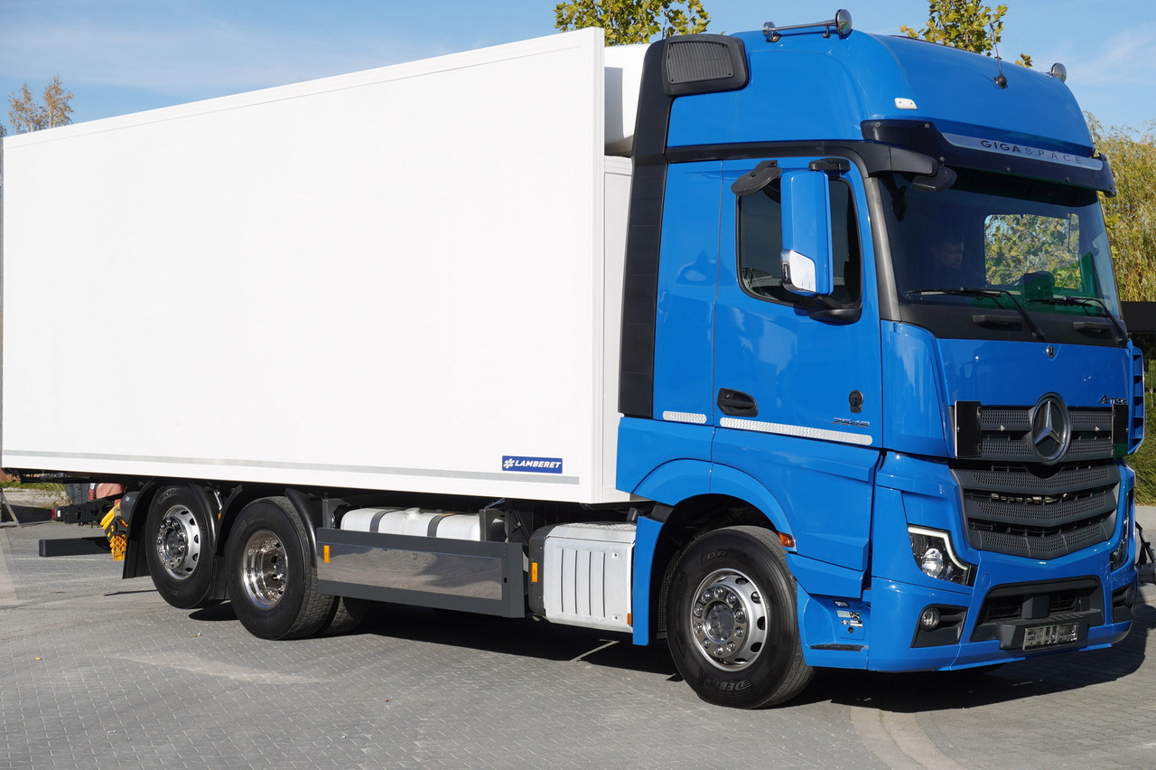 MERCEDES-BENZ Actros 2548 E6 / GIGA / Cab Lounge chair / Lamberet Refrigerator / Carrier Supra 950 - Samochód ciężarowy chłodnia: zdjęcie 2 MERCEDES-BENZ Actros 2548 E6 / GIGA / Cab Lounge chair / Lamberet Refrigerator / Carrier Supra 950 - Samochód ciężarowy chłodnia: zdjęcie 2