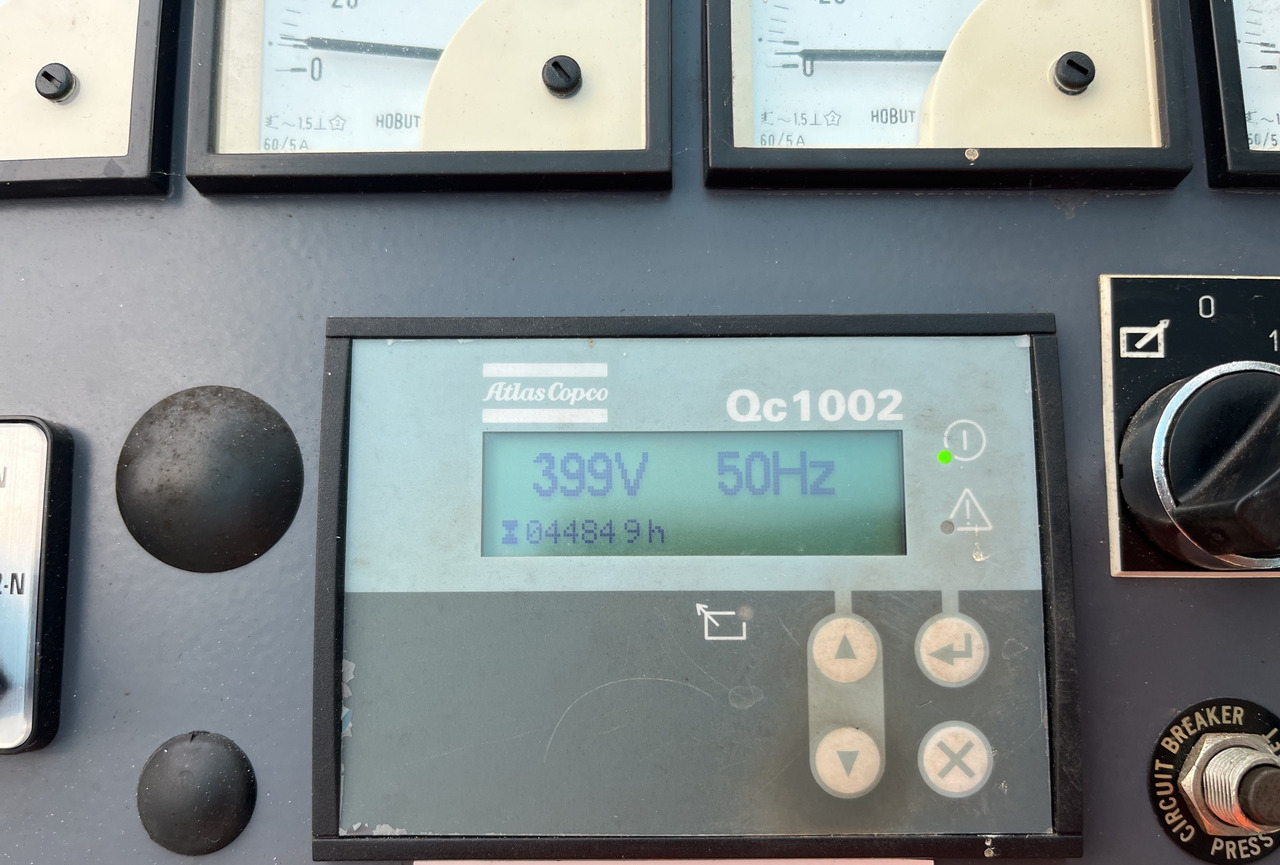 POTAIN IGO32 Tri/A Mobile self-erecting tower crane / 4400 MTH! - Dźwig samojezdny: zdjęcie 2 POTAIN IGO32 Tri/A Mobile self-erecting tower crane / 4400 MTH! - Dźwig samojezdny: zdjęcie 2