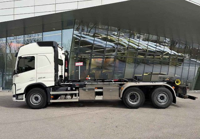 VOLVO FM 460 6X2*4 / HIAB ULT21S61 hooklift / 50 tho. km! / 2022 - Ciężarówka hakowiec: zdjęcie 3 VOLVO FM 460 6X2*4 / HIAB ULT21S61 hooklift / 50 tho. km! / 2022 - Ciężarówka hakowiec: zdjęcie 3