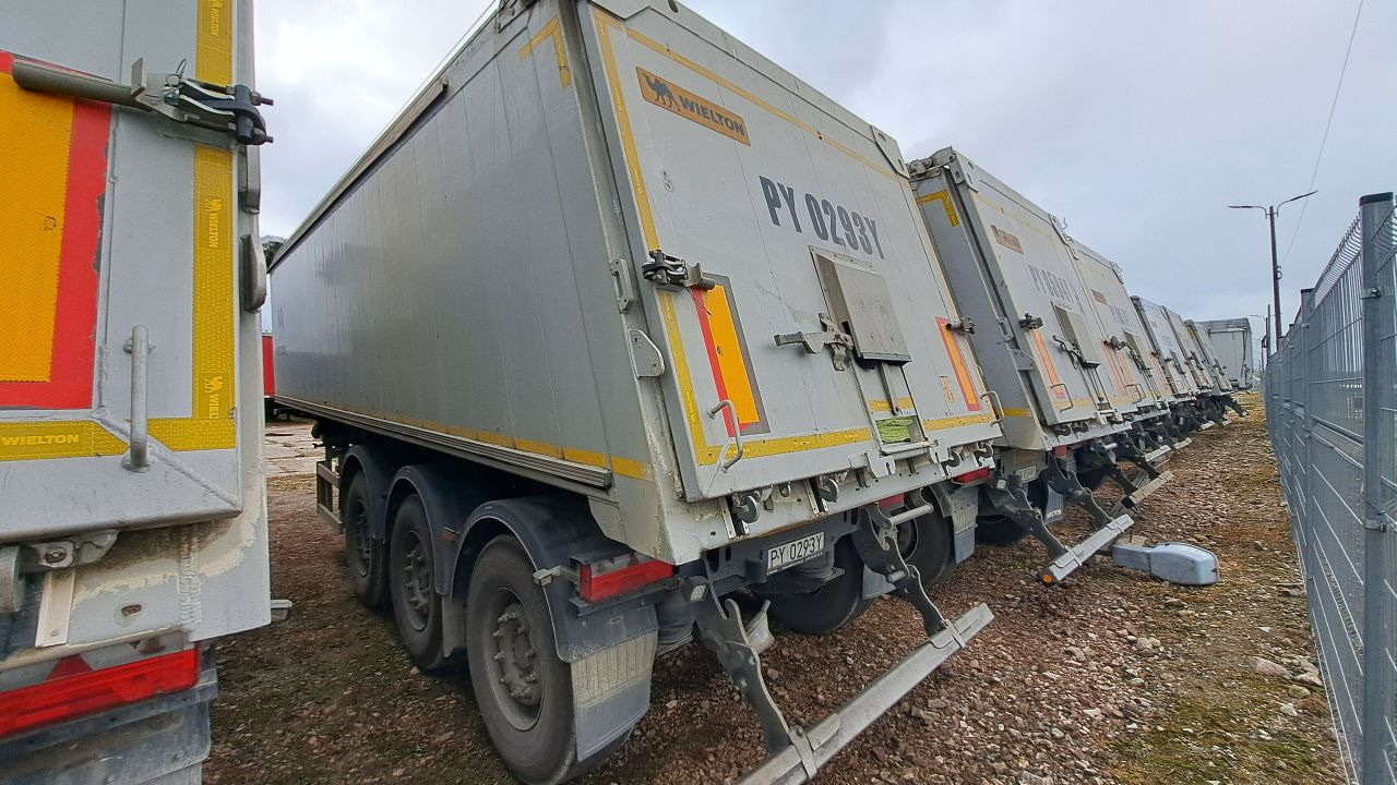 WIELTON NW-3 / weight 6.2 t / capacity 38m3 / Electrically folded roof / Teflon / 20 units, 2022 - Naczepa wywrotka: zdjęcie 4 WIELTON NW-3 / weight 6.2 t / capacity 38m3 / Electrically folded roof / Teflon / 20 units, 2022 - Naczepa wywrotka: zdjęcie 4
