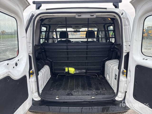 2011 Peugeot Bipper Van Truck - Samochód ciężarowy furgon: zdjęcie 4 2011 Peugeot Bipper Van Truck - Samochód ciężarowy furgon: zdjęcie 4