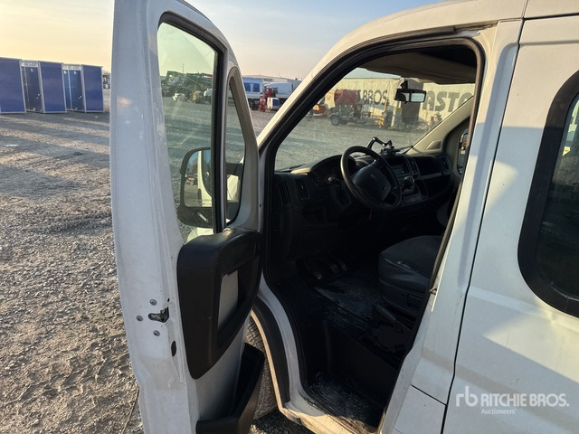 2012 Peugeot Boxer Crew Cab Flatbed Truck - Samochód ciężarowy skrzyniowy/ Platforma: zdjęcie 4 2012 Peugeot Boxer Crew Cab Flatbed Truck - Samochód ciężarowy skrzyniowy/ Platforma: zdjęcie 4