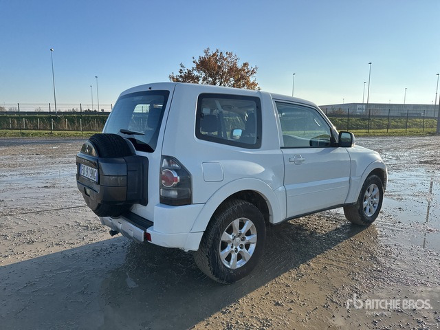 2016 Mitsubishi Pajero 3.2 SWB 4WD SUV - SUV: zdjęcie 3 2016 Mitsubishi Pajero 3.2 SWB 4WD SUV - SUV: zdjęcie 3