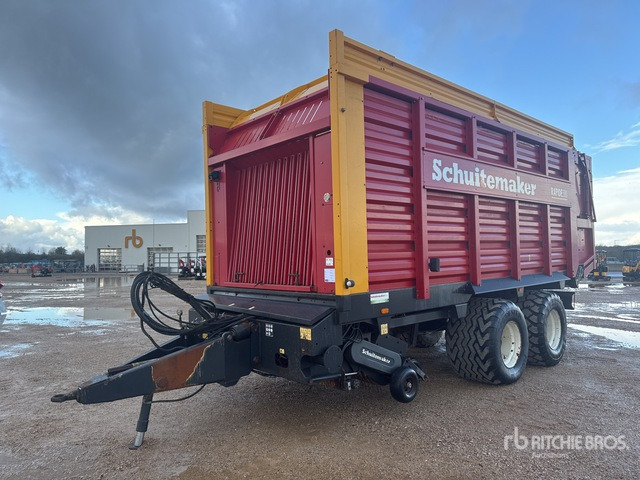 2015 Schuitemaker R580SH T/A Autochargeuse 2 Essieux 38m3 Silage Wagon - Sprzęt do siana: zdjęcie 1 2015 Schuitemaker R580SH T/A Autochargeuse 2 Essieux 38m3 Silage Wagon - Sprzęt do siana: zdjęcie 1