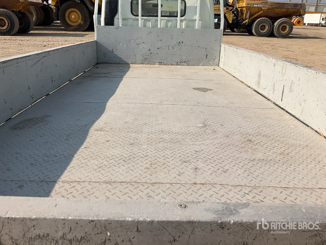 2006 Mitsubishi Canter 4x2 Flatbed Truck - Samochód ciężarowy skrzyniowy/ Platforma: zdjęcie 4 2006 Mitsubishi Canter 4x2 Flatbed Truck - Samochód ciężarowy skrzyniowy/ Platforma: zdjęcie 4