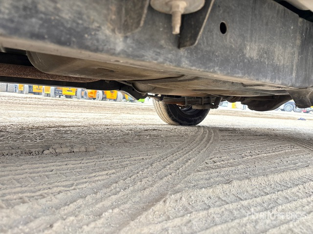 2015 Isuzu D-Max 4x2 Crew Cab Pickup - Pick-up: zdjęcie 4 2015 Isuzu D-Max 4x2 Crew Cab Pickup - Pick-up: zdjęcie 4