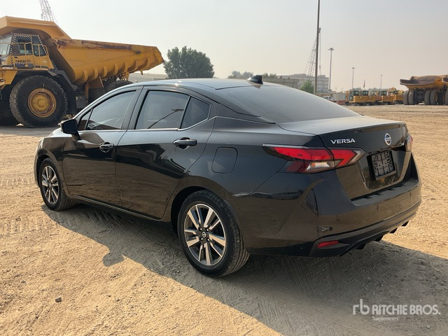 2021 Nissan Versa Automobile - Samochód osobowy: zdjęcie 2 2021 Nissan Versa Automobile - Samochód osobowy: zdjęcie 2