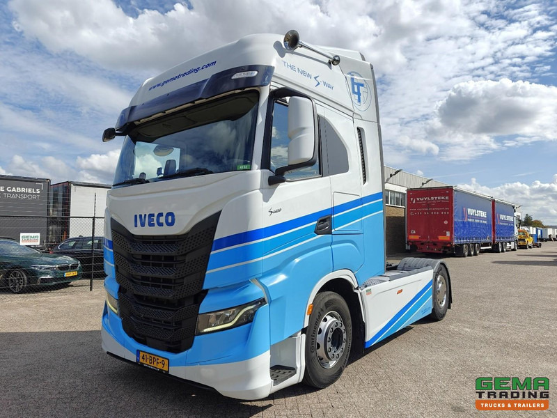 Iveco S-WAY 420 4x2 Euro6D - Dubbele Tanks - StandAirco - Navi - SMARTTacho V2 - 04/2026 APK - Ciągnik siodłowy: zdjęcie 1 Iveco S-WAY 420 4x2 Euro6D - Dubbele Tanks - StandAirco - Navi - SMARTTacho V2 - 04/2026 APK - Ciągnik siodłowy: zdjęcie 1