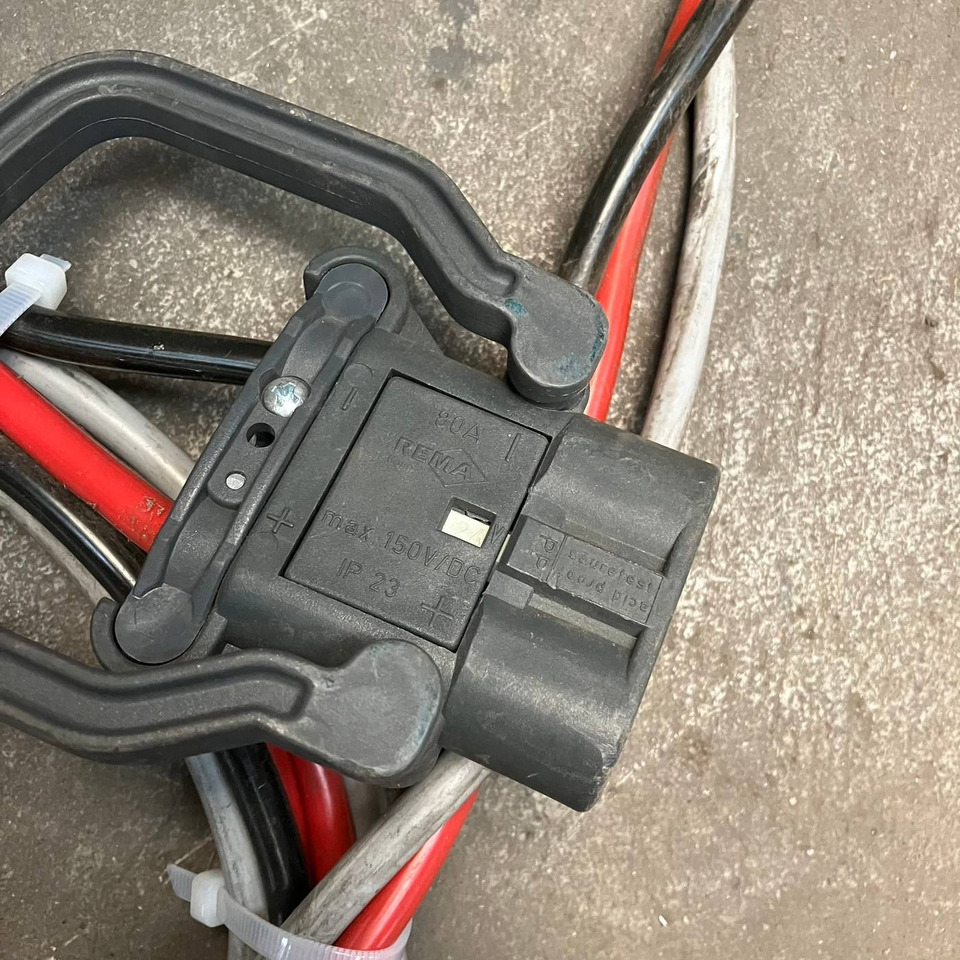 Hawker 24V/35A - Części zamienne do Urządzeń transportu wewnętrznego: zdjęcie 5 Hawker 24V/35A - Części zamienne do Urządzeń transportu wewnętrznego: zdjęcie 5