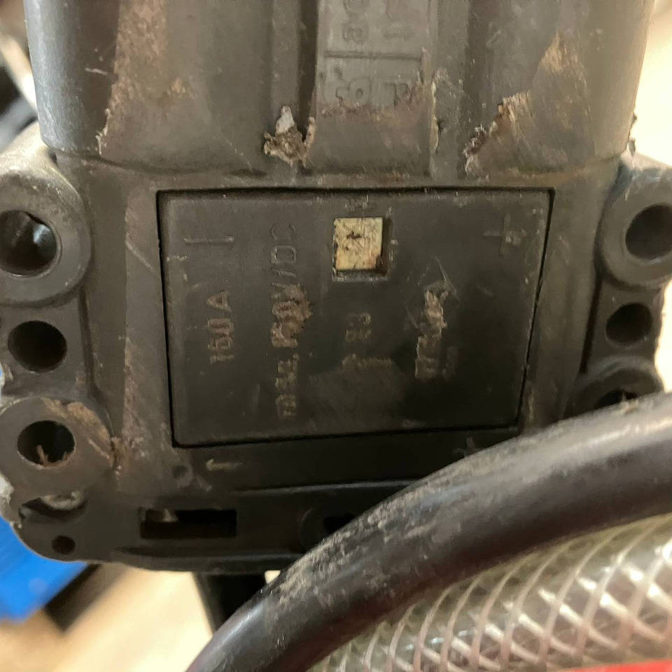 Hawker 24V/70A TC1 LT - Części zamienne do Urządzeń transportu wewnętrznego: zdjęcie 4 Hawker 24V/70A TC1 LT - Części zamienne do Urządzeń transportu wewnętrznego: zdjęcie 4