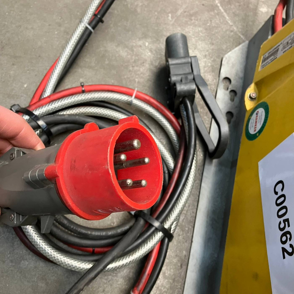 Hawker LT 48V/115A - Części zamienne do Urządzeń transportu wewnętrznego: zdjęcie 4 Hawker LT 48V/115A - Części zamienne do Urządzeń transportu wewnętrznego: zdjęcie 4