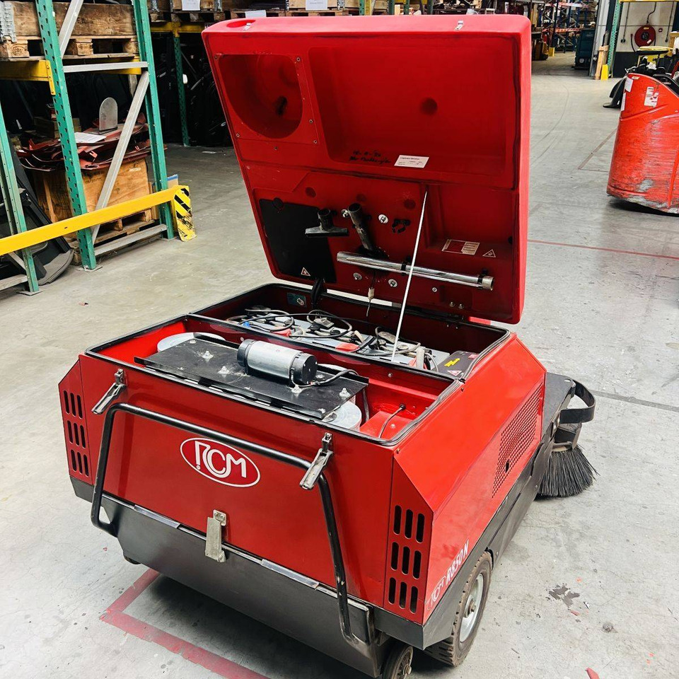 RCM R850NE - Zamiatarka przemysłowa: zdjęcie 5 RCM R850NE - Zamiatarka przemysłowa: zdjęcie 5