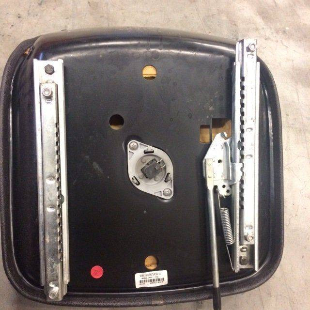 Seat for Scrubber vacuum cleaner Nilfisk BR 850 - Siedzenie do Szorowarek: zdjęcie 3 Seat for Scrubber vacuum cleaner Nilfisk BR 850 - Siedzenie do Szorowarek: zdjęcie 3