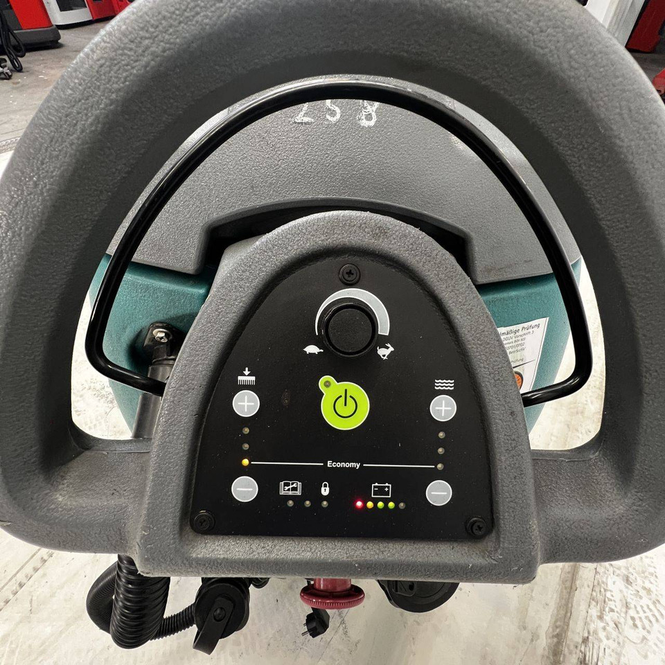 Tennant T5 - Szorowarka: zdjęcie 5 Tennant T5 - Szorowarka: zdjęcie 5