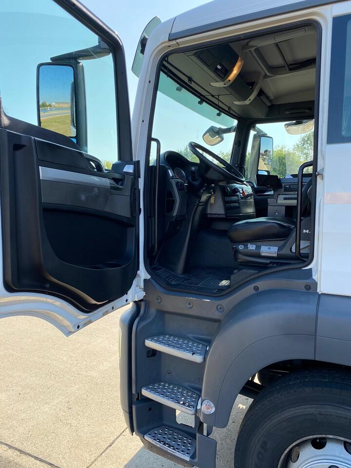 MAN TGS - Samochód ciężarowy cysterna: zdjęcie 4 MAN TGS - Samochód ciężarowy cysterna: zdjęcie 4