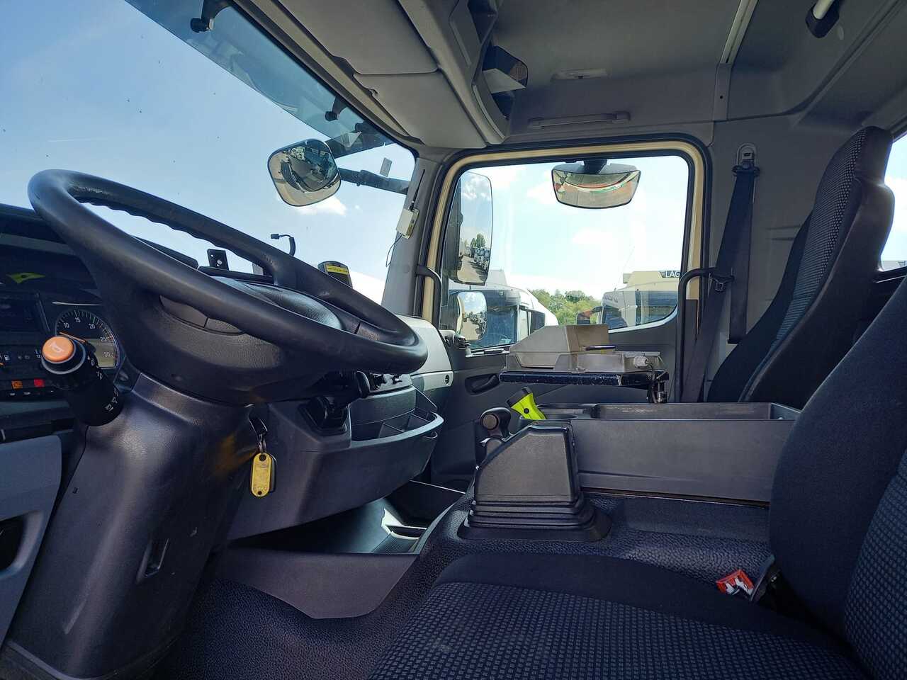 MERCEDES AXOR - Samochód ciężarowy cysterna: zdjęcie 2 MERCEDES AXOR - Samochód ciężarowy cysterna: zdjęcie 2