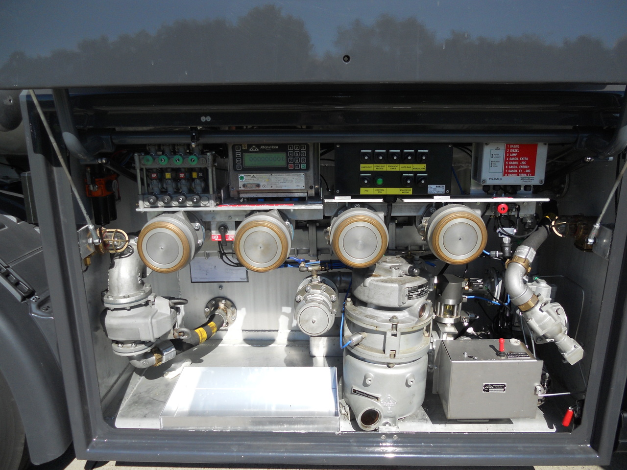 SCANIA G370 - Samochód ciężarowy cysterna: zdjęcie 5 SCANIA G370 - Samochód ciężarowy cysterna: zdjęcie 5