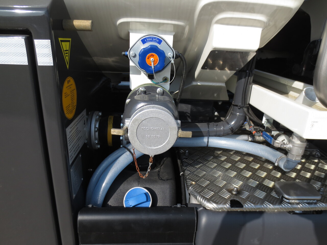 SCANIA G370 - Samochód ciężarowy cysterna: zdjęcie 3 SCANIA G370 - Samochód ciężarowy cysterna: zdjęcie 3