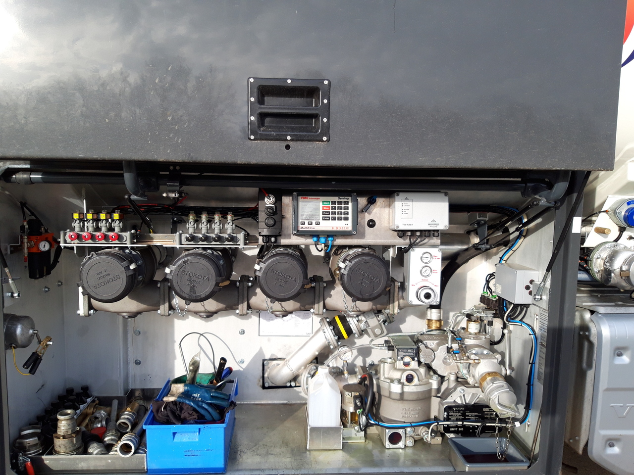 VOLVO FM - Samochód ciężarowy cysterna: zdjęcie 2 VOLVO FM - Samochód ciężarowy cysterna: zdjęcie 2