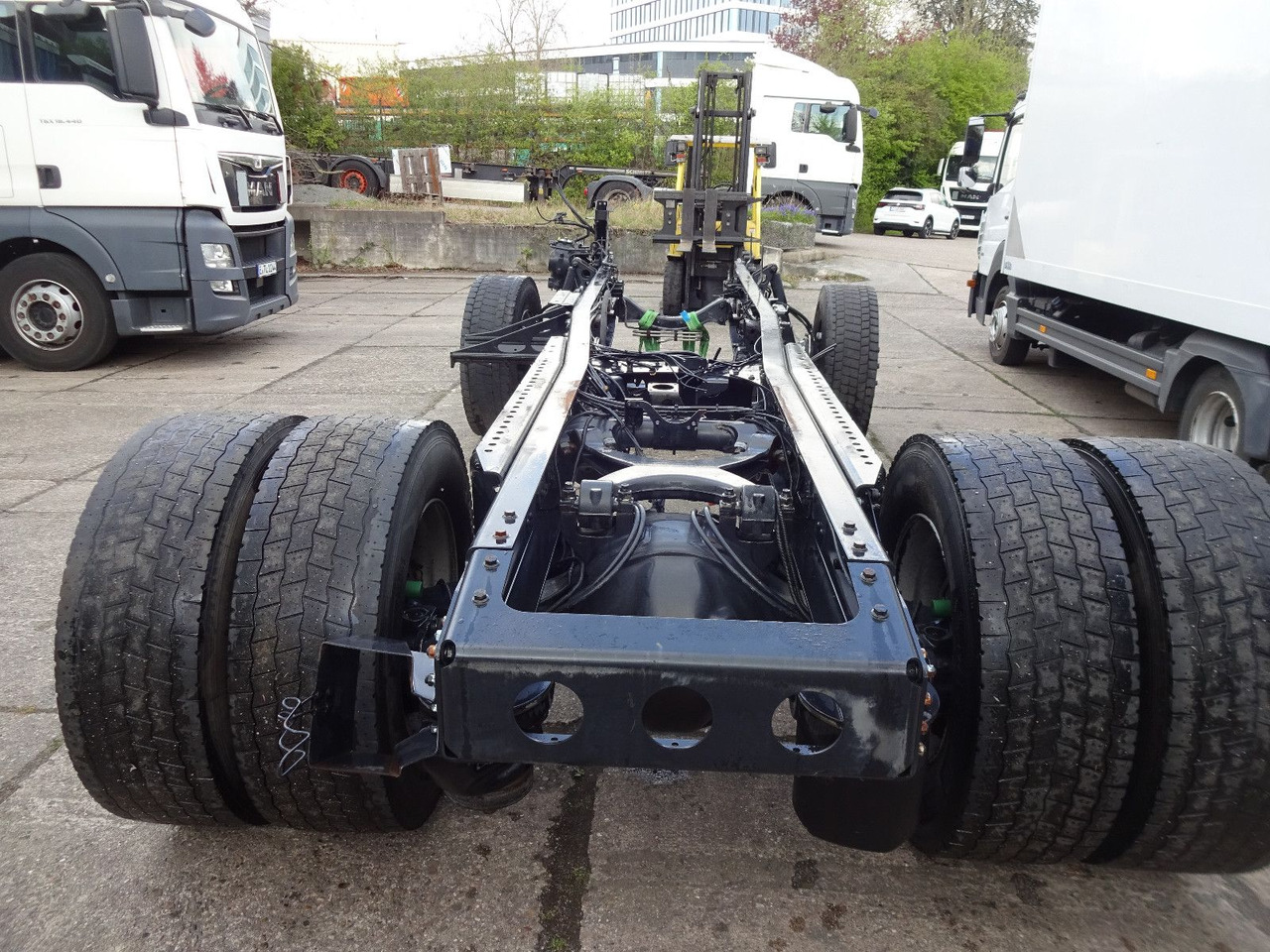 MAN TGX 18.480, Chassis mit Hinterachse, Bj-2016 - Ciągnik siodłowy: zdjęcie 4 MAN TGX 18.480, Chassis mit Hinterachse, Bj-2016 - Ciągnik siodłowy: zdjęcie 4