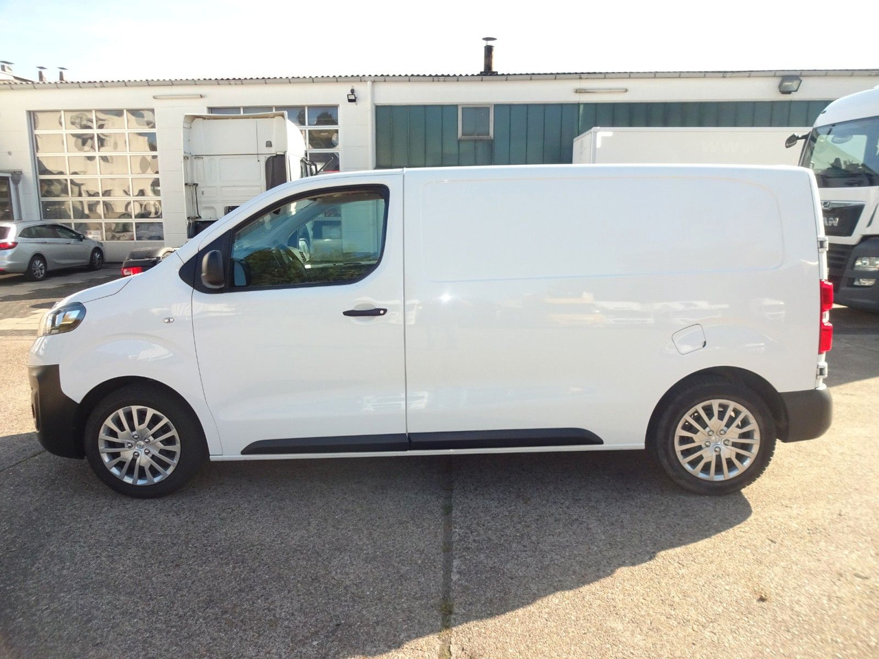 Opel Vivaro Kasten L1H1, Klima, PDC, - Mały samochód dostawczy: zdjęcie 4 Opel Vivaro Kasten L1H1, Klima, PDC, - Mały samochód dostawczy: zdjęcie 4