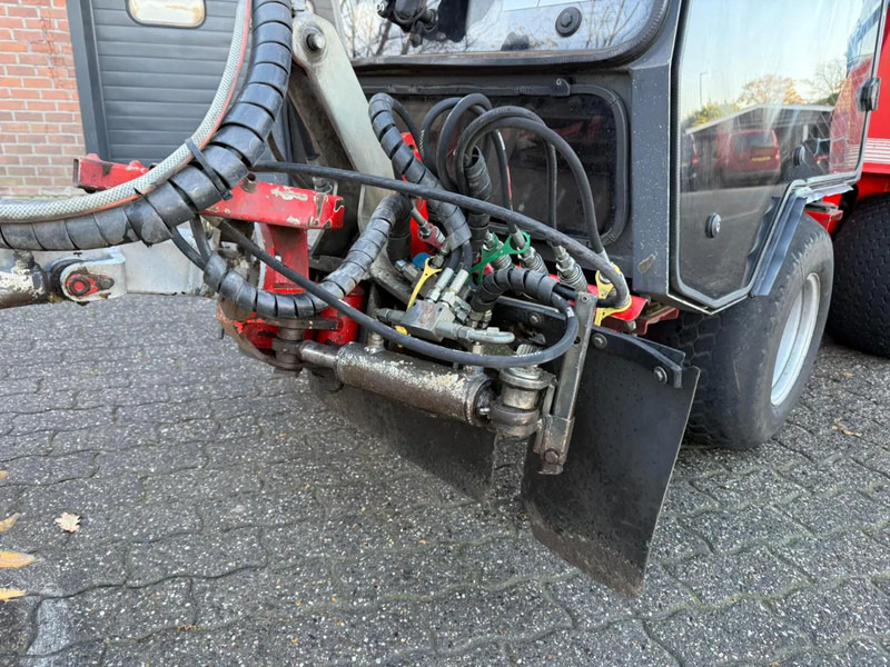 Nimos DM-Trac 205 OKB-70- Onkruidborstelmachine Werktuigendrager 4X Hydraulische functie - Zamiatarka przemysłowa: zdjęcie 5 Nimos DM-Trac 205 OKB-70- Onkruidborstelmachine Werktuigendrager 4X Hydraulische functie - Zamiatarka przemysłowa: zdjęcie 5