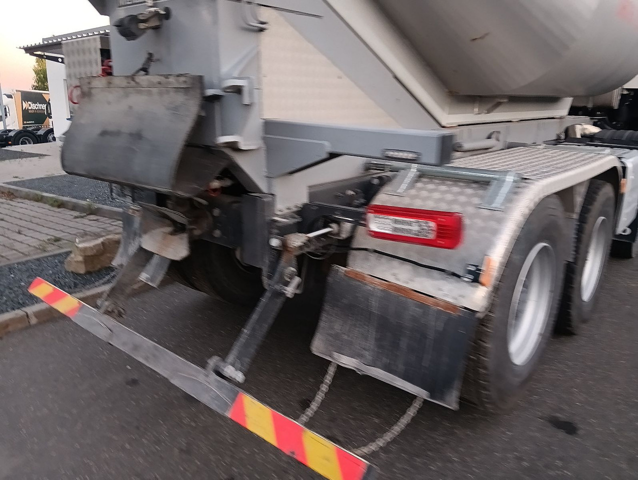 Volvo FH500 8x4R RETARDER LIFT MEILLER-Asphalt FunkAHK - Wywrotka: zdjęcie 4 Volvo FH500 8x4R RETARDER LIFT MEILLER-Asphalt FunkAHK - Wywrotka: zdjęcie 4